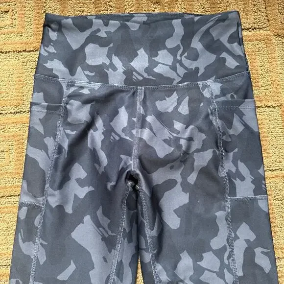 Bally - Women’s Leggings - Camo Print - Picture 4 of 8